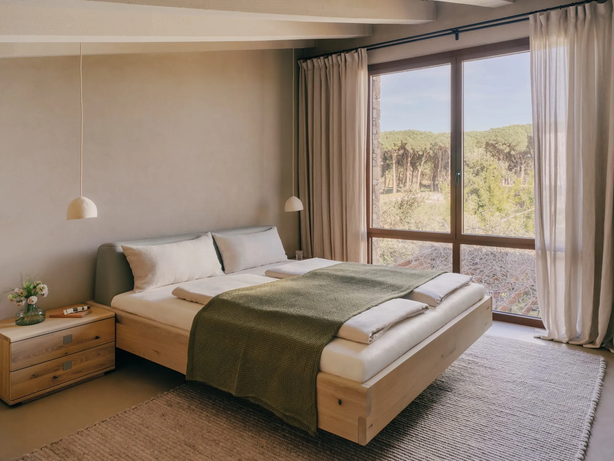 自然素材のベッドルーム